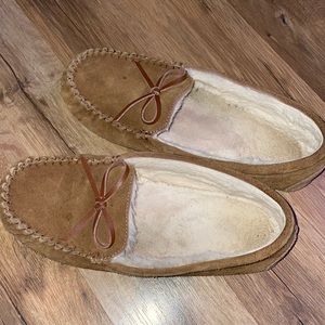 Moccasin slippers
